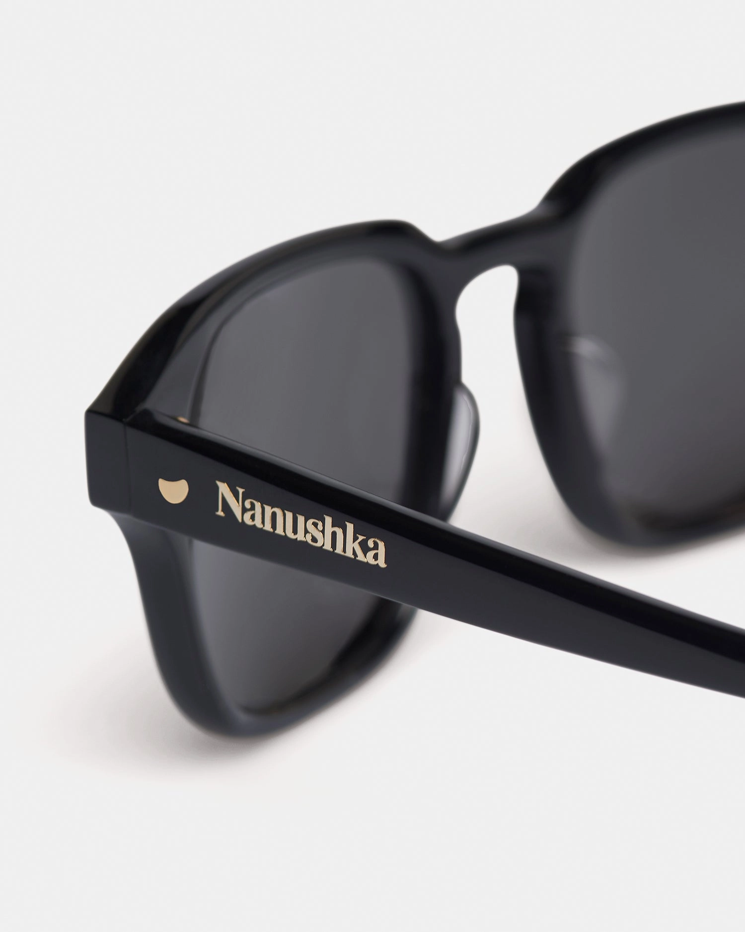 Aiza - Bio-Plastic Rounded Sunglasses - Black