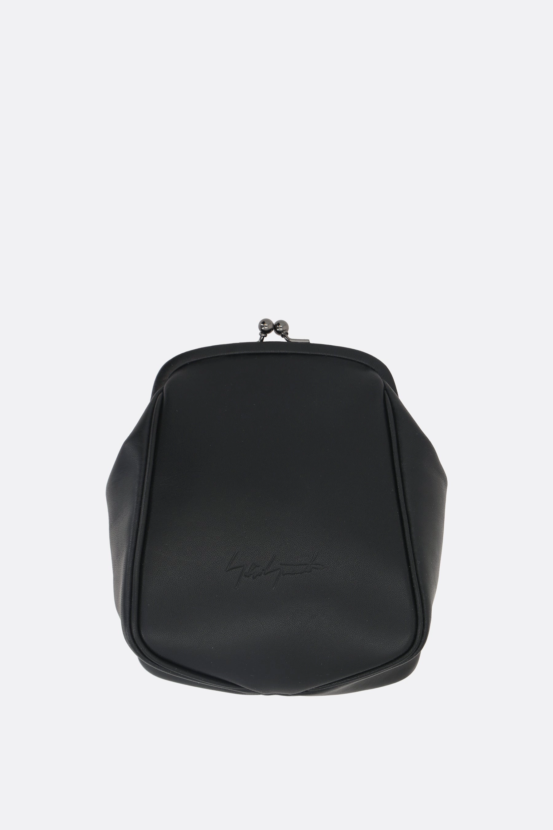 Clasp medium pouch in smooth leather