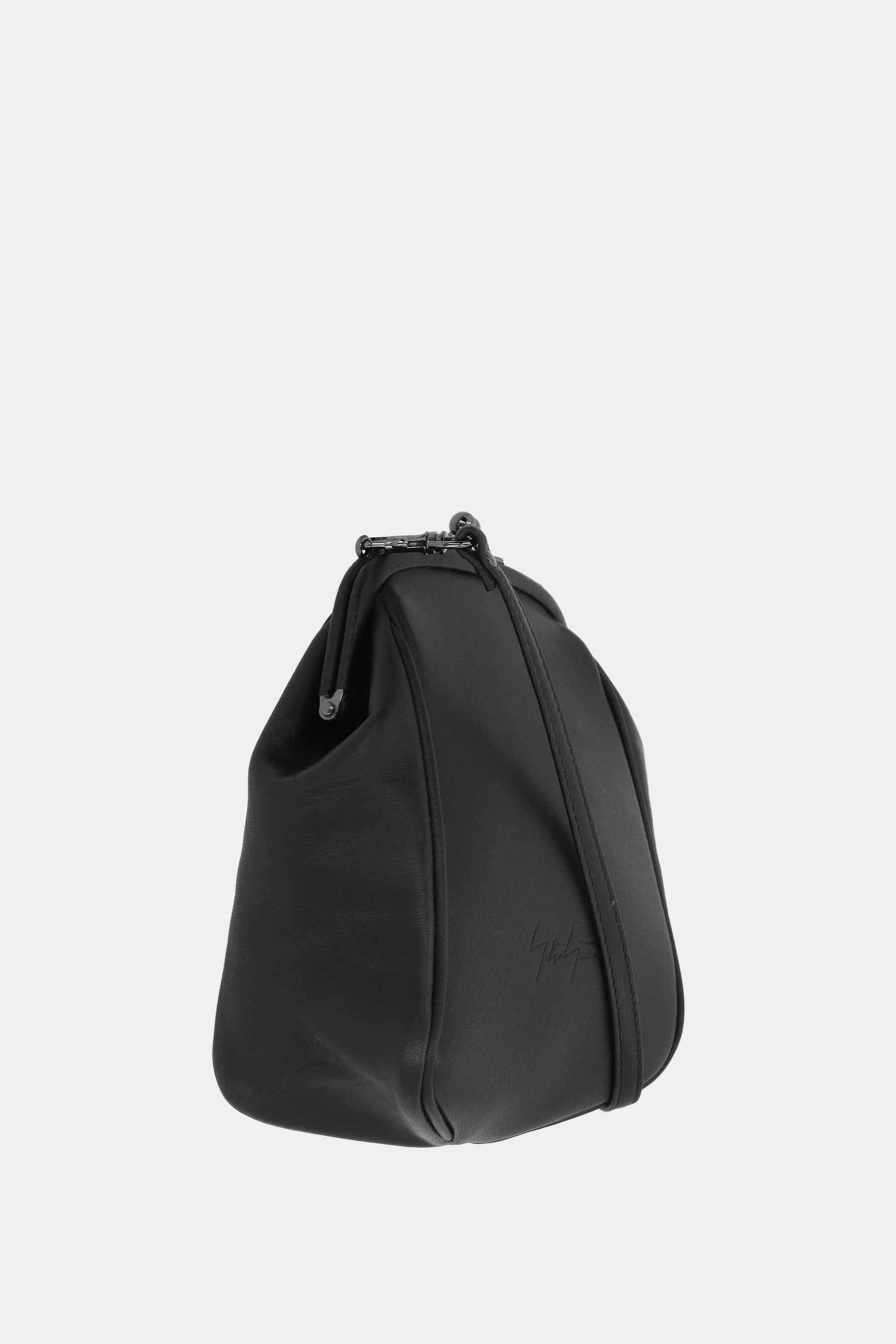 Clasp medium pouch in smooth leather