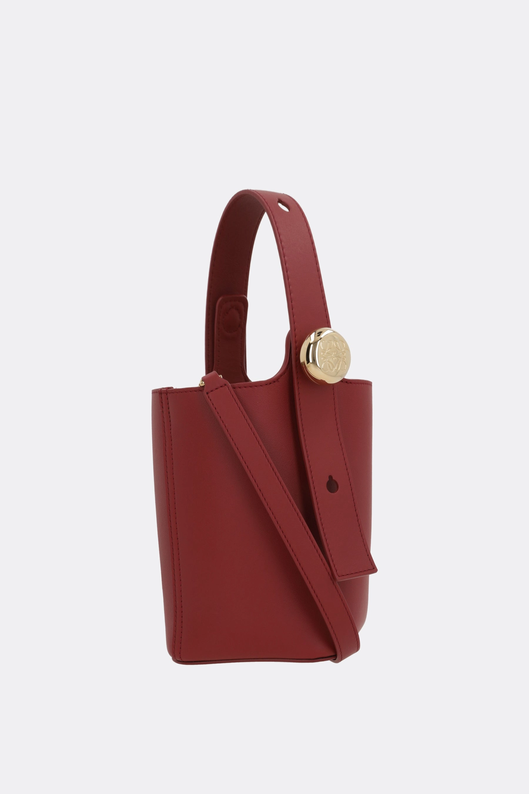 Pebble mini bucket bag in smooth leather