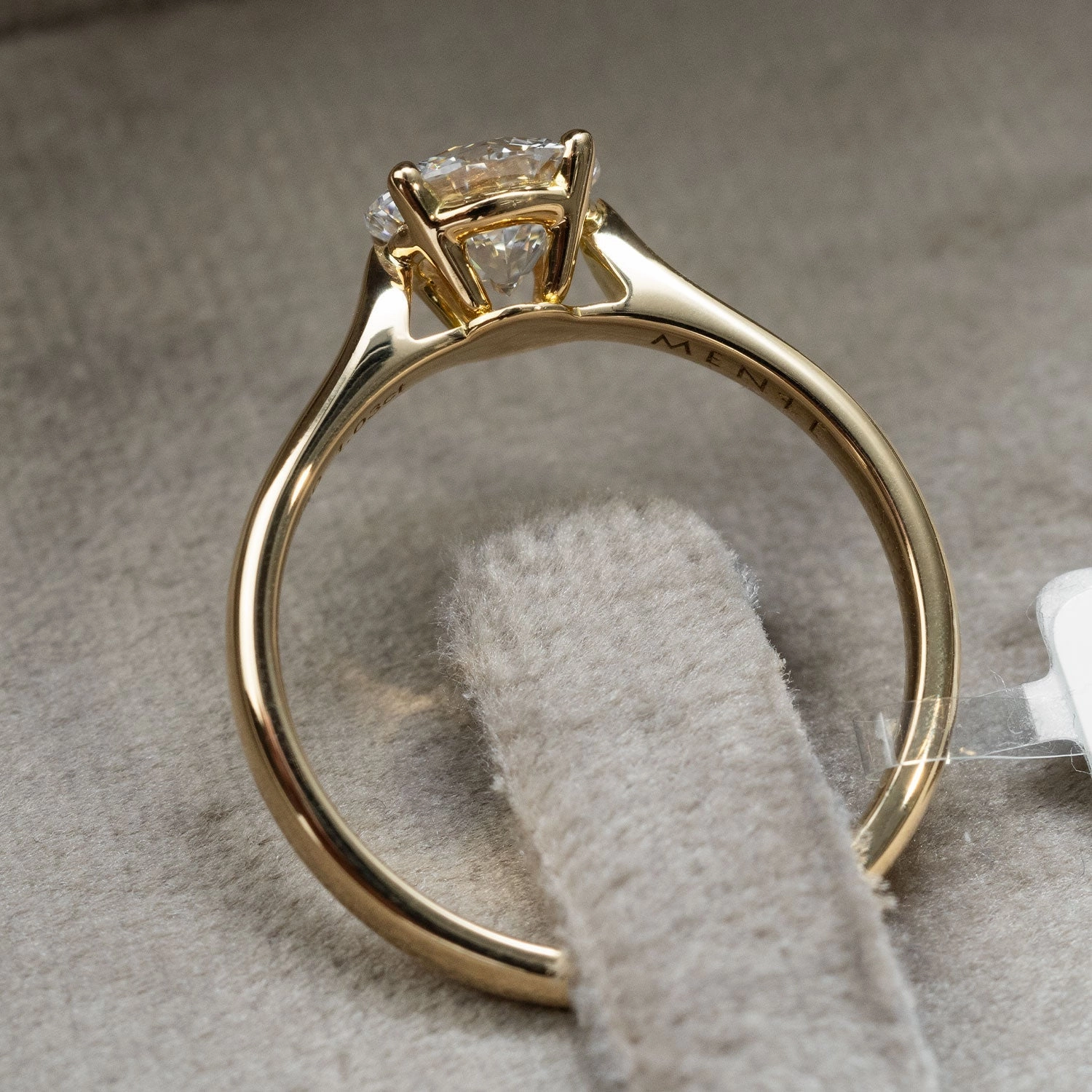 Ring solitaire 750 white gold 1 brilliant 1.03ct. D/VS1