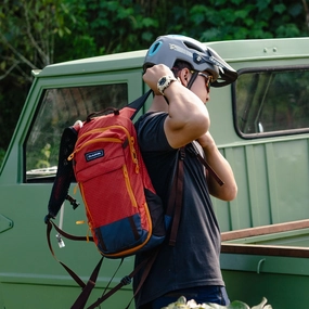Syncline Backpack 12L - Red Tide